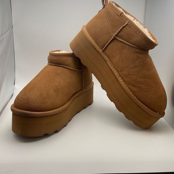 CUSHIONAIRE Women's COZY Genuine Suede pull on platform boot +Memory Foam SIZE 7 - Picture 6 of 7